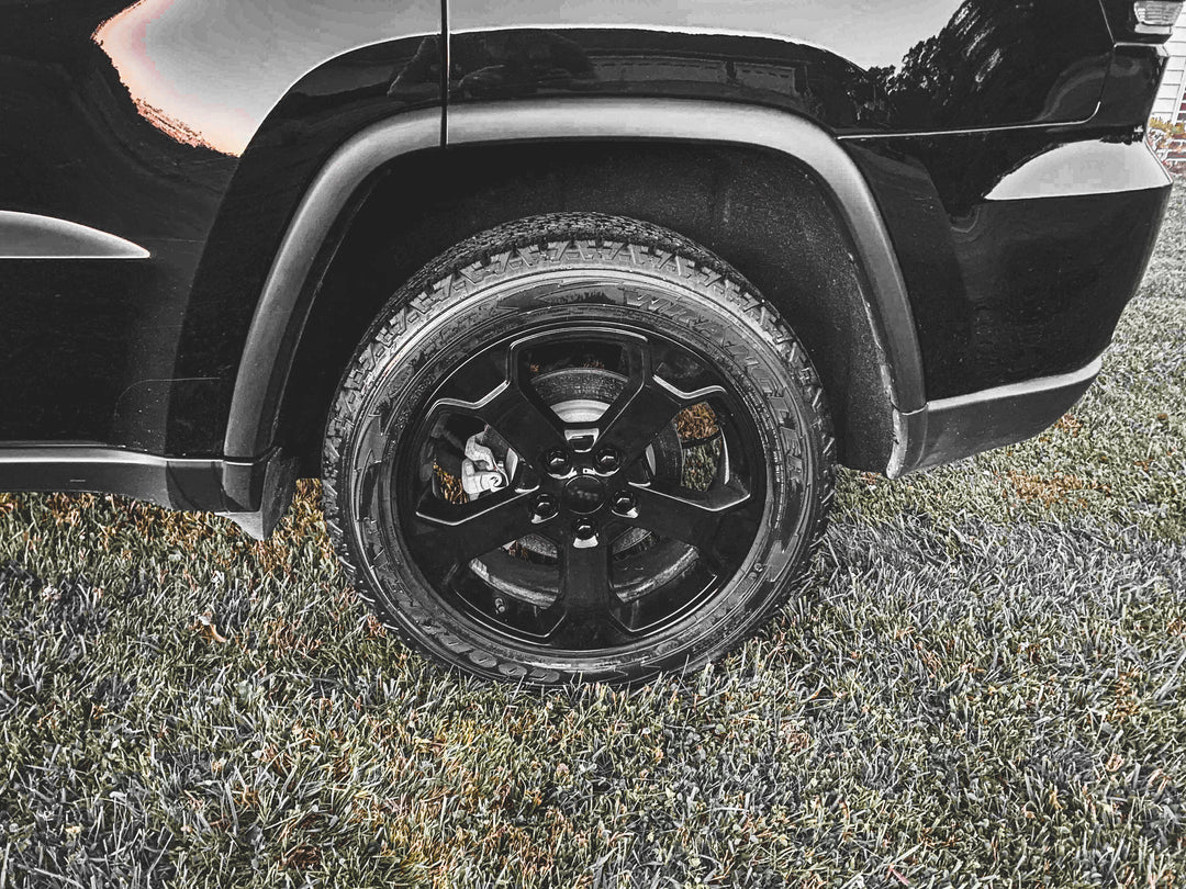 Jeep Wheel Lug Nuts M14x1.5 | Jeep Gladiator, Grand Cherokee, Wagoneer, Wrangler | Black Stainless Steel Wheel Nuts